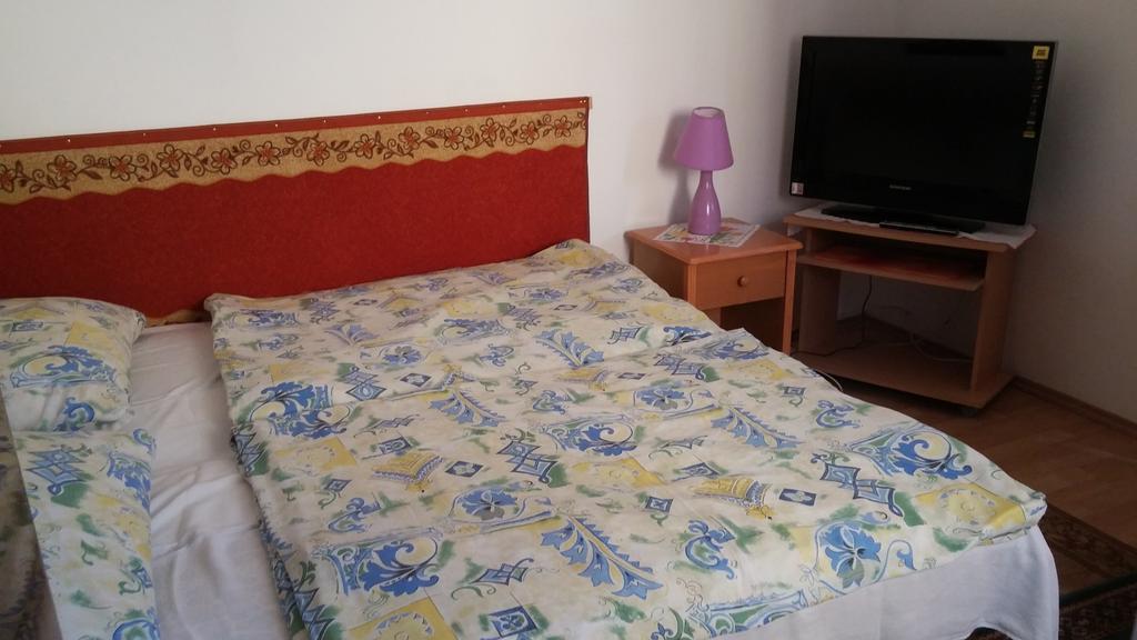 Zach Klara Utcai Apartman Вишеград Экстерьер фото